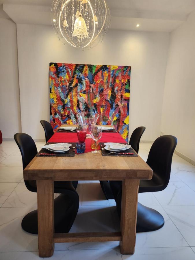 Maison Face A L'Abbaye D'Hautvillers - 2 Bedrooms 2 Bathrooms, Parking エクステリア 写真