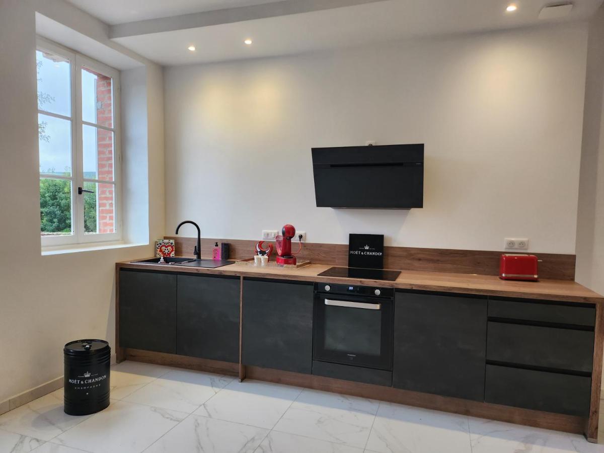 Maison Face A L'Abbaye D'Hautvillers - 2 Bedrooms 2 Bathrooms, Parking エクステリア 写真