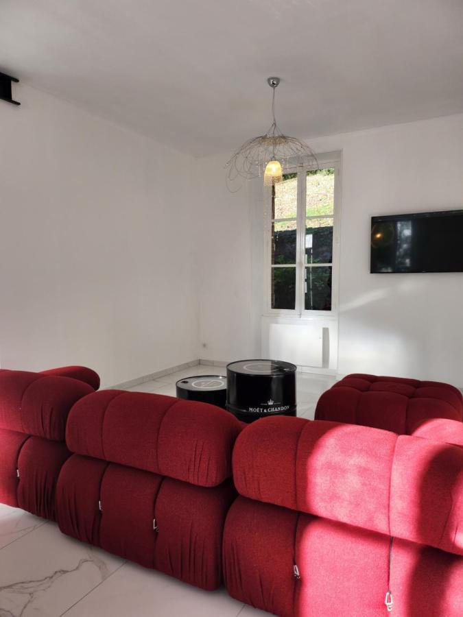 Maison Face A L'Abbaye D'Hautvillers - 2 Bedrooms 2 Bathrooms, Parking エクステリア 写真